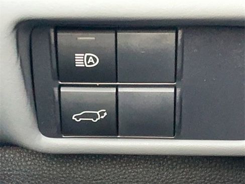 Used 2021 Toyota Highlander XLE image 29