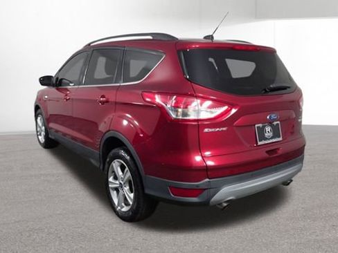 Used 2016 Ford Escape SE w/ Equipment Group 201A FWD image 9