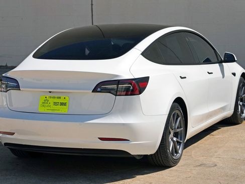 Used 2022 Tesla Model 3 image 52
