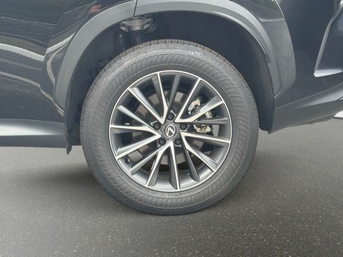 Used 2025 Lexus NX 250 FWD w/ Towing Package (2000 Lbs) image 13