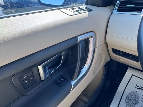 Used 2016 Land Rover Discovery Sport HSE image 22