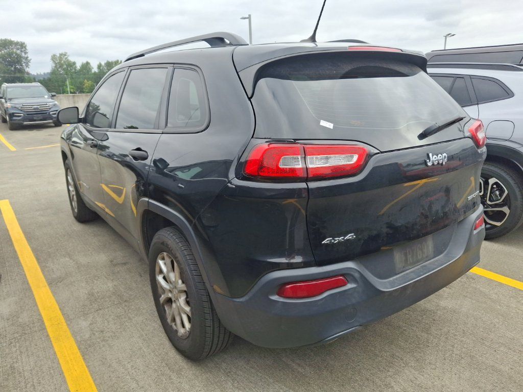 Used 2015 Jeep Cherokee Sport w/ Sport Appearance Group AWD/4WD image 6