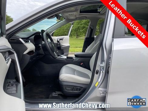 Used 2023 Toyota RAV4 Limited image 16