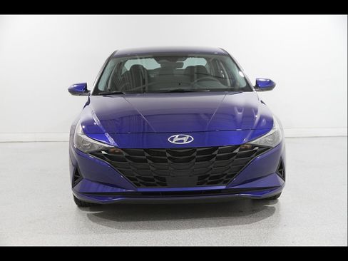 Certified 2023 Hyundai Elantra SEL w/ Convenience Package FWD image 2