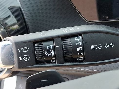 Used 2025 Chevrolet Equinox LT FWD image 26