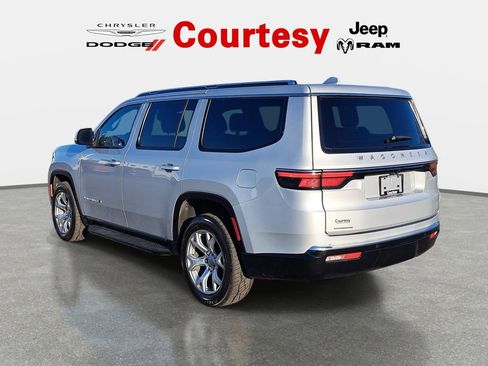 Certified 2022 Jeep Wagoneer Series II AWD/4WD image 7