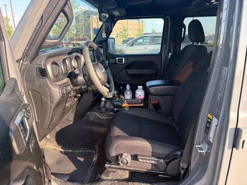 Used 2022 Jeep Wrangler Unlimited Sport AWD/4WD image 7