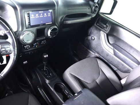 Used 2017 Jeep Wrangler Unlimited Sport w/ Connectivity Group AWD/4WD image 27