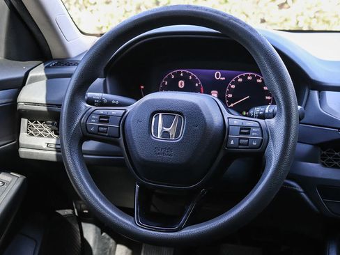 Used 2023 Honda Accord LX image 17