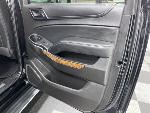 Used 2017 Chevrolet Suburban Premier image 19