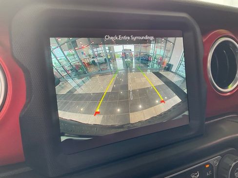 Used 2020 Jeep Wrangler Unlimited Rubicon AWD/4WD image 17