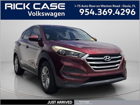 Used 2018 Hyundai Tucson SE image 1