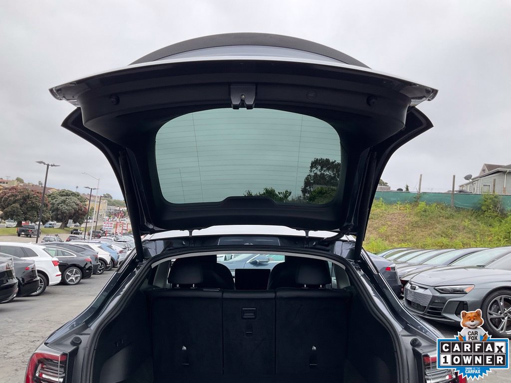 Used 2022 Tesla Model Y Performance AWD/4WD image 9