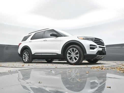 Used 2022 Ford Explorer XLT w/ Equipment Group 202A image 37