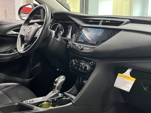 Certified 2022 Buick Encore GX Preferred w/ Cold Weather Comfort Package AWD/4WD image 10