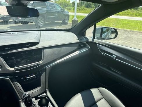 Used 2023 Cadillac XT5 Luxury FWD image 19