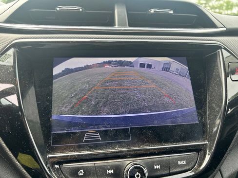 Used 2021 Chevrolet TrailBlazer LT w/ Convenience Package FWD image 4