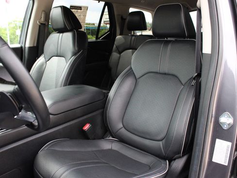 Used 2025 Honda Pilot Elite image 13