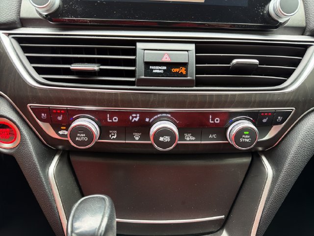 Used 2018 Honda Accord Touring image 14