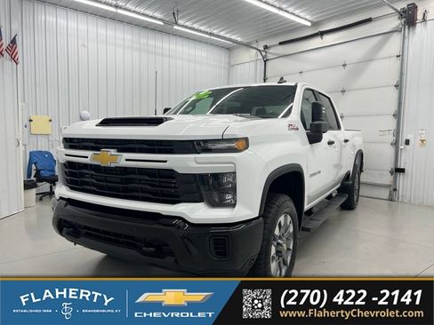 New 2026 Chevrolet Silverado 2500 Custom w/ Custom Value Package AWD/4WD image 6