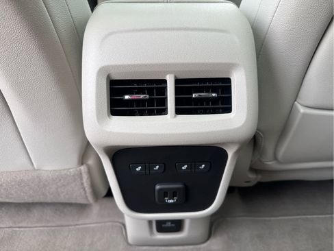 Used 2022 GMC Terrain Denali w/ Denali Premium Package AWD/4WD image 36