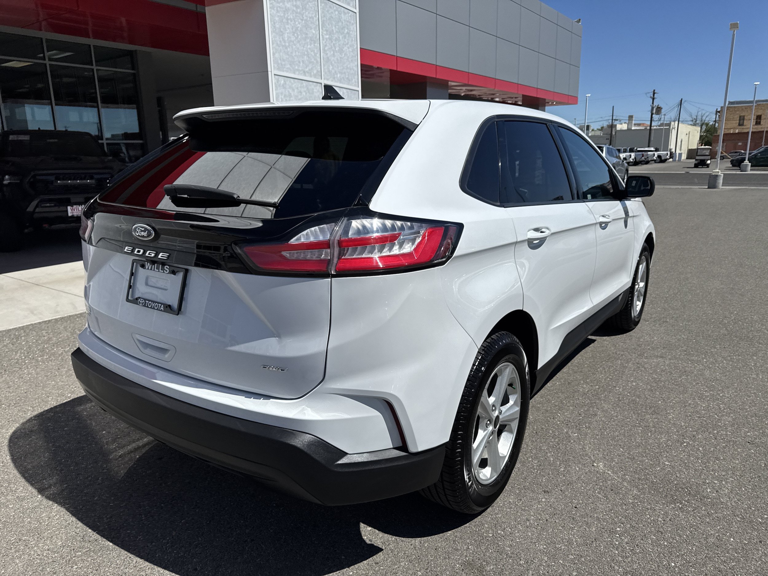 Used 2023 Ford Edge SE AWD/4WD image 4