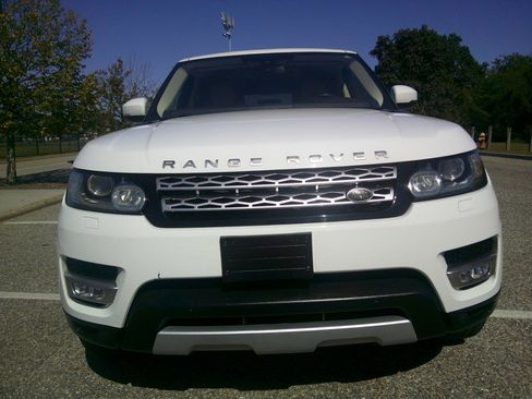 Used 2016 Land Rover Range Rover Sport HSE image 29