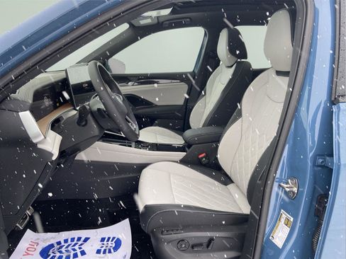 New 2026 Volkswagen Tiguan SEL R-Line image 8