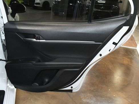 Used 2021 Toyota Camry LE image 46