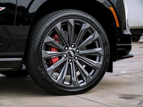 Used 2026 Cadillac Escalade V w/ LPO, Floor Liner Package image 98