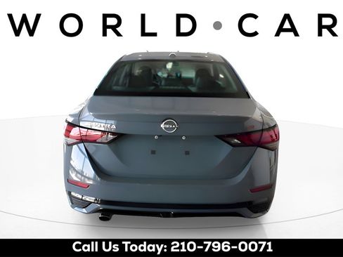 Used 2025 Nissan Sentra SR w/ SR Premium Package image 6