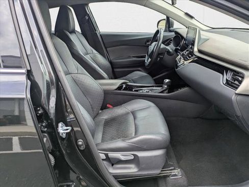 Used 2022 Toyota C-HR Limited image 21