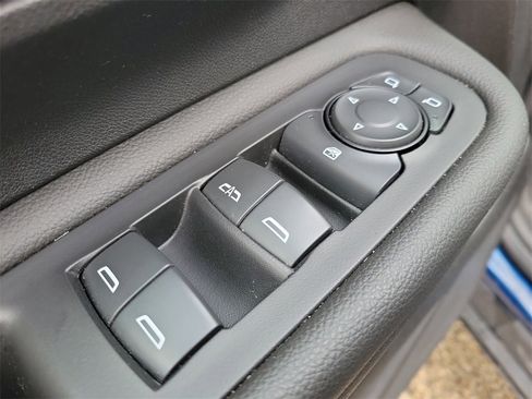 Used 2022 GMC Terrain SLE image 16