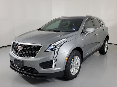 Used 2024 Cadillac XT5 Luxury FWD image 2