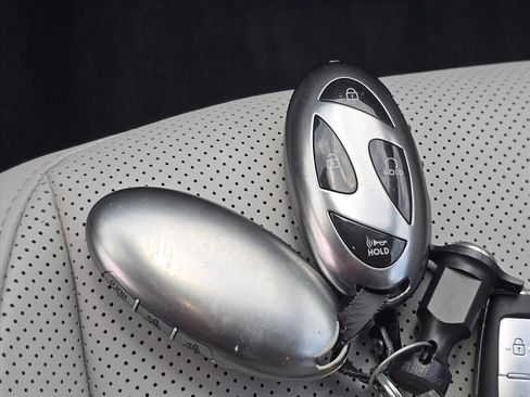 Used 2024 Hyundai Kona Limited AWD/4WD image 24