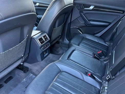 Used 2018 Audi Q5 2.0T w/ Premium Plus Package image 12