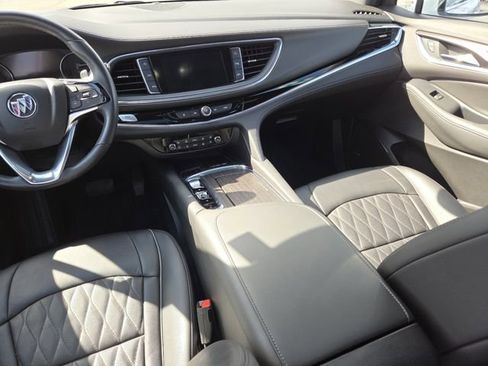 Used 2023 Buick Enclave Avenir w/ Avenir Technology Package image 32