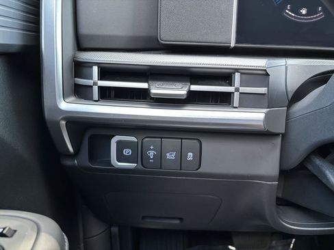 Used 2025 Hyundai Santa Fe SEL AWD/4WD image 15