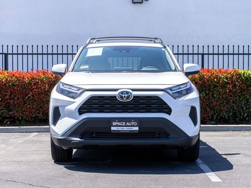 Used 2025 Toyota RAV4 XLE FWD image 3