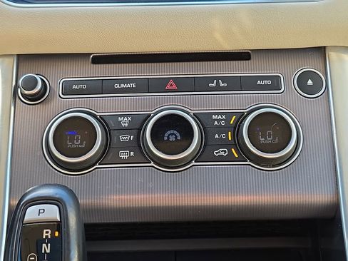 Used 2017 Land Rover Range Rover Sport Supercharged AWD/4WD image 27