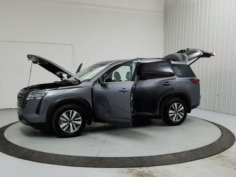New 2026 Nissan Pathfinder SL FWD image 11