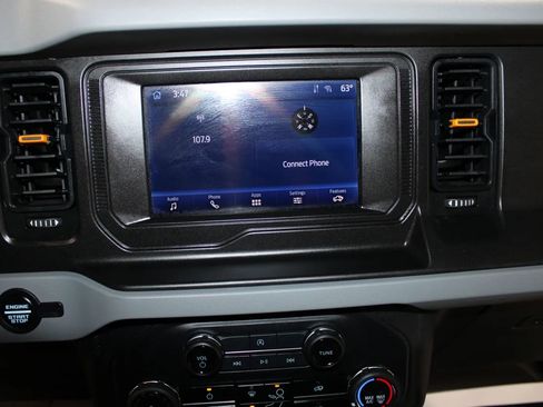 Used 2023 Ford Bronco Badlands image 29