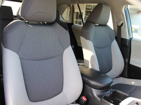 Certified 2024 Toyota RAV4 XLE AWD/4WD image 18