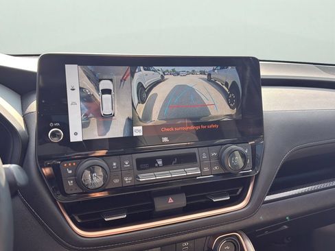 Used 2025 Toyota Grand Highlander AWD Hybrid image 18