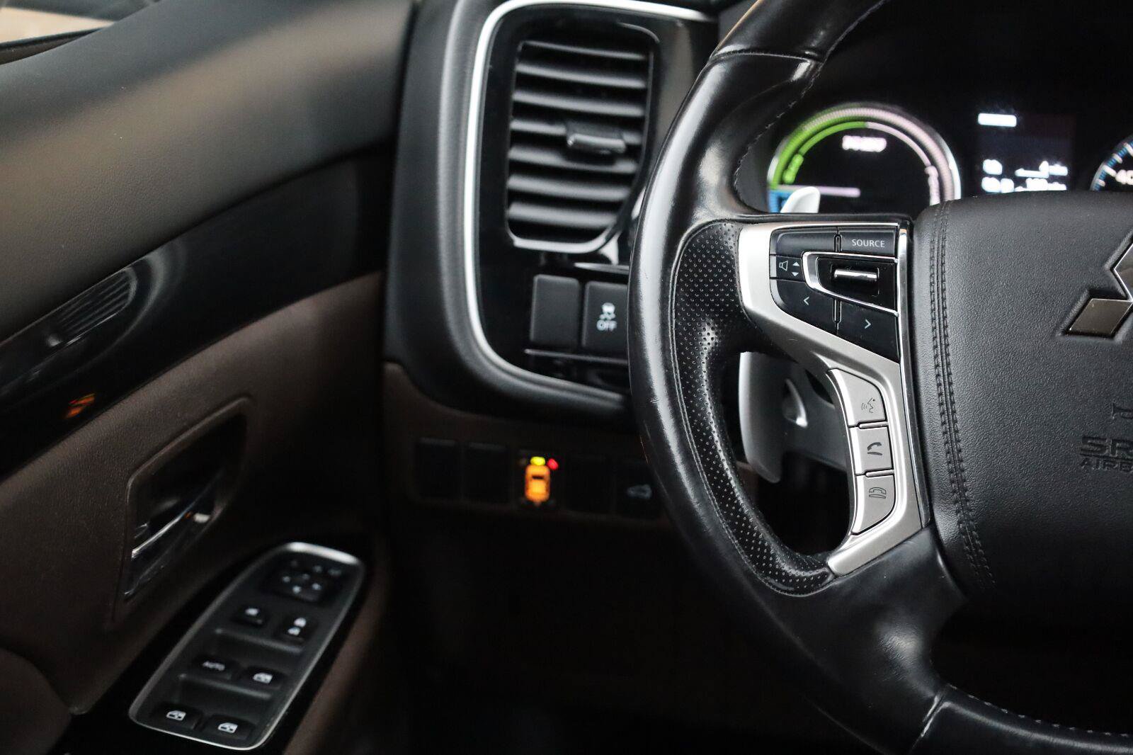 Used 2018 Mitsubishi Outlander GT AWD/4WD image 33