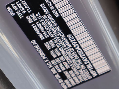 Certified 2025 Porsche Cayenne S image 32