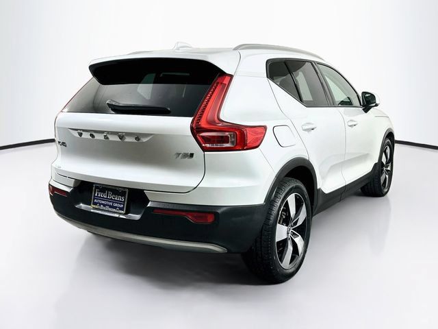 Used 2021 Volvo XC40 T5 Momentum w/ Protection Package Premier AWD/4WD image 9