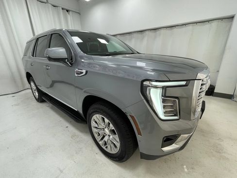 Used 2025 GMC Yukon Denali AWD/4WD image 3