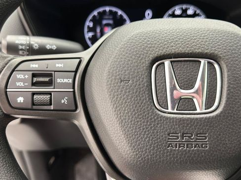 Used 2025 Honda CR-V LX image 17