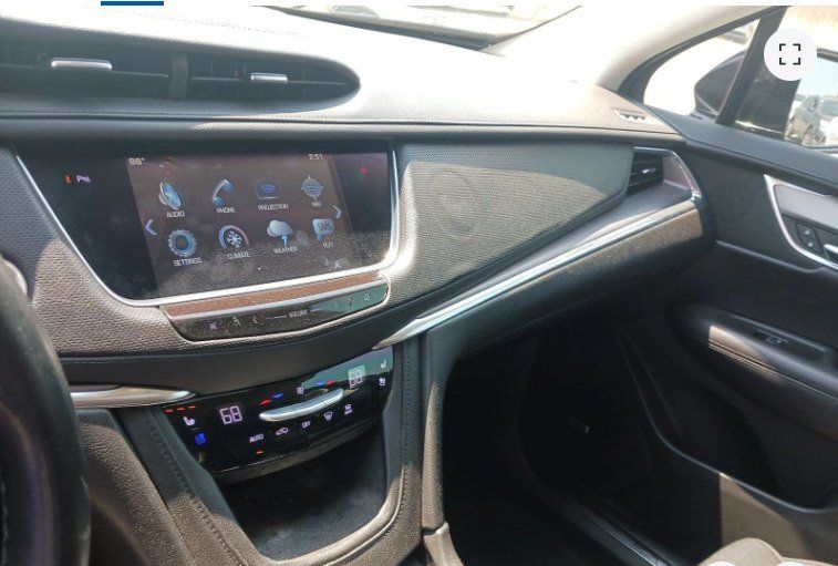 Used 2017 Cadillac XT5 Premium Luxury FWD image 7